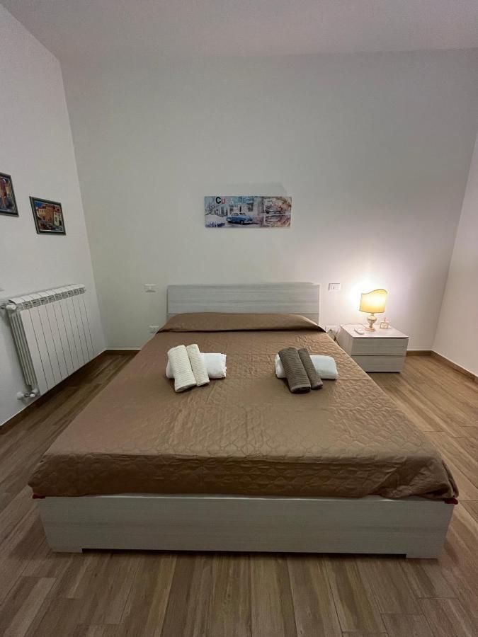 Bed&Breakfast Del Viaggiatore Fondi Eksteriør bilde