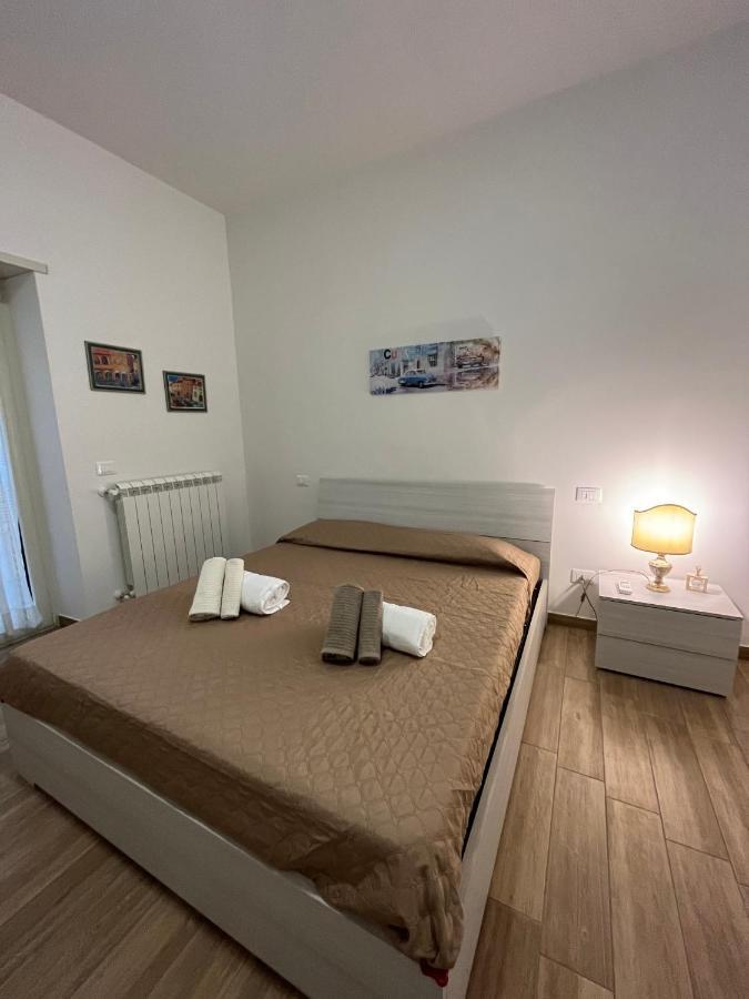 Bed&Breakfast Del Viaggiatore Fondi Eksteriør bilde